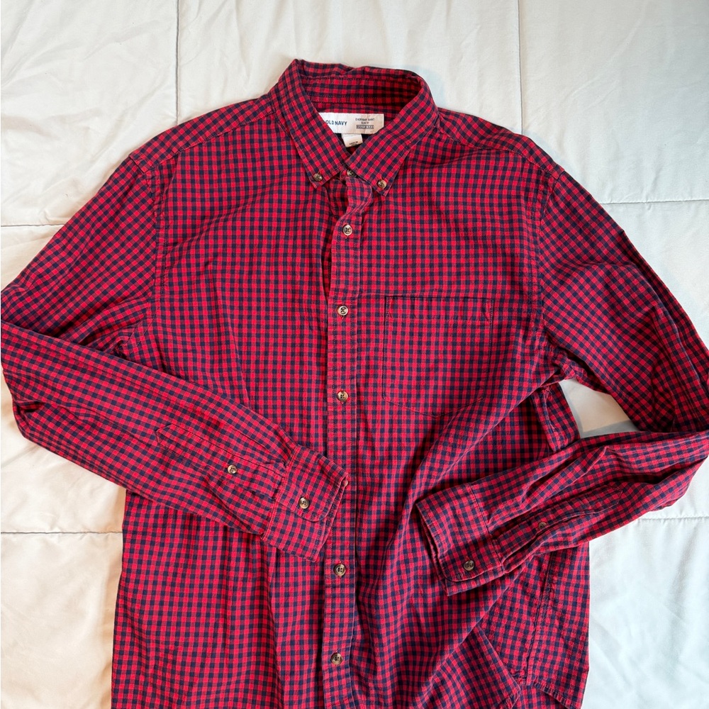 Old Navy Men's Red and Black Plaid Long Sleeve Shirt